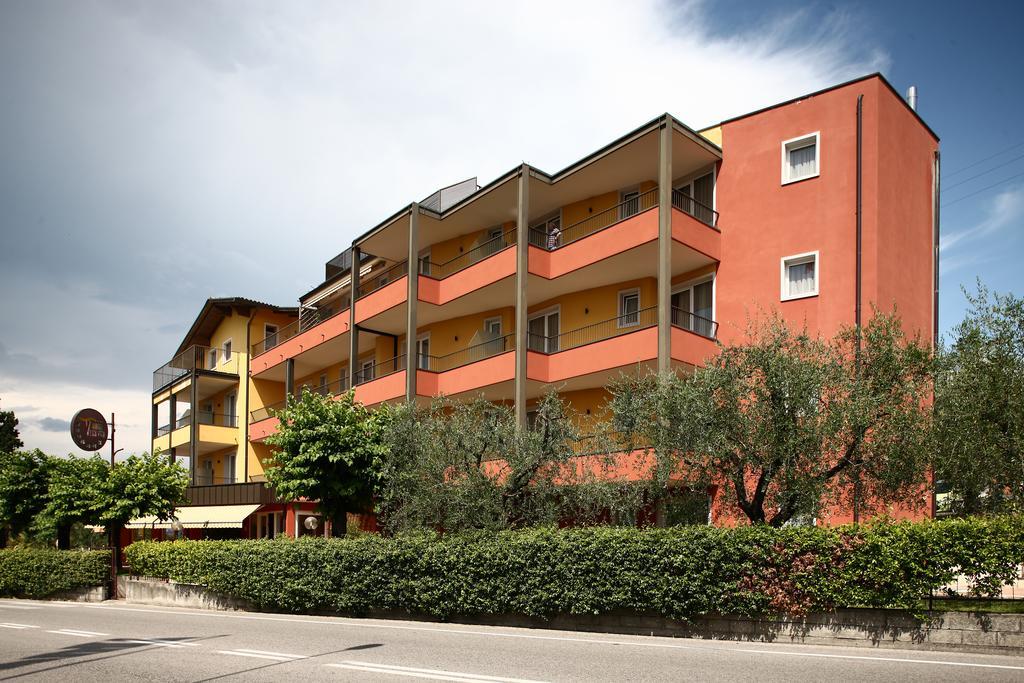 Hotel San Vito Бардолино Екстериор снимка