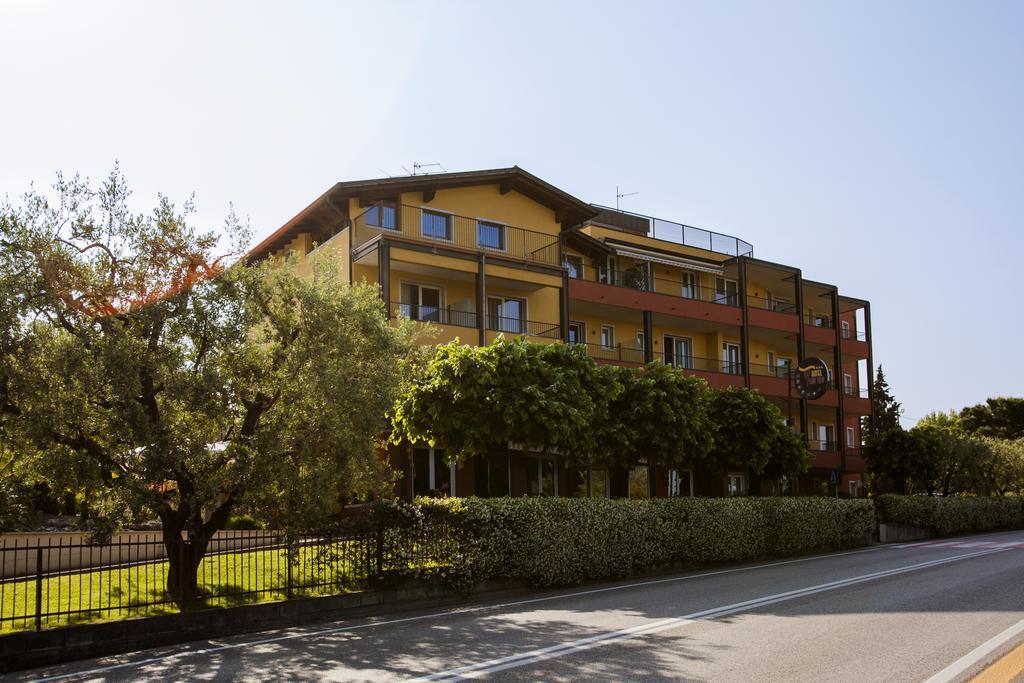 Hotel San Vito Бардолино Екстериор снимка