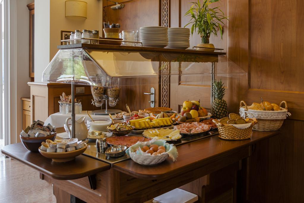 Hotel San Vito Бардолино Екстериор снимка