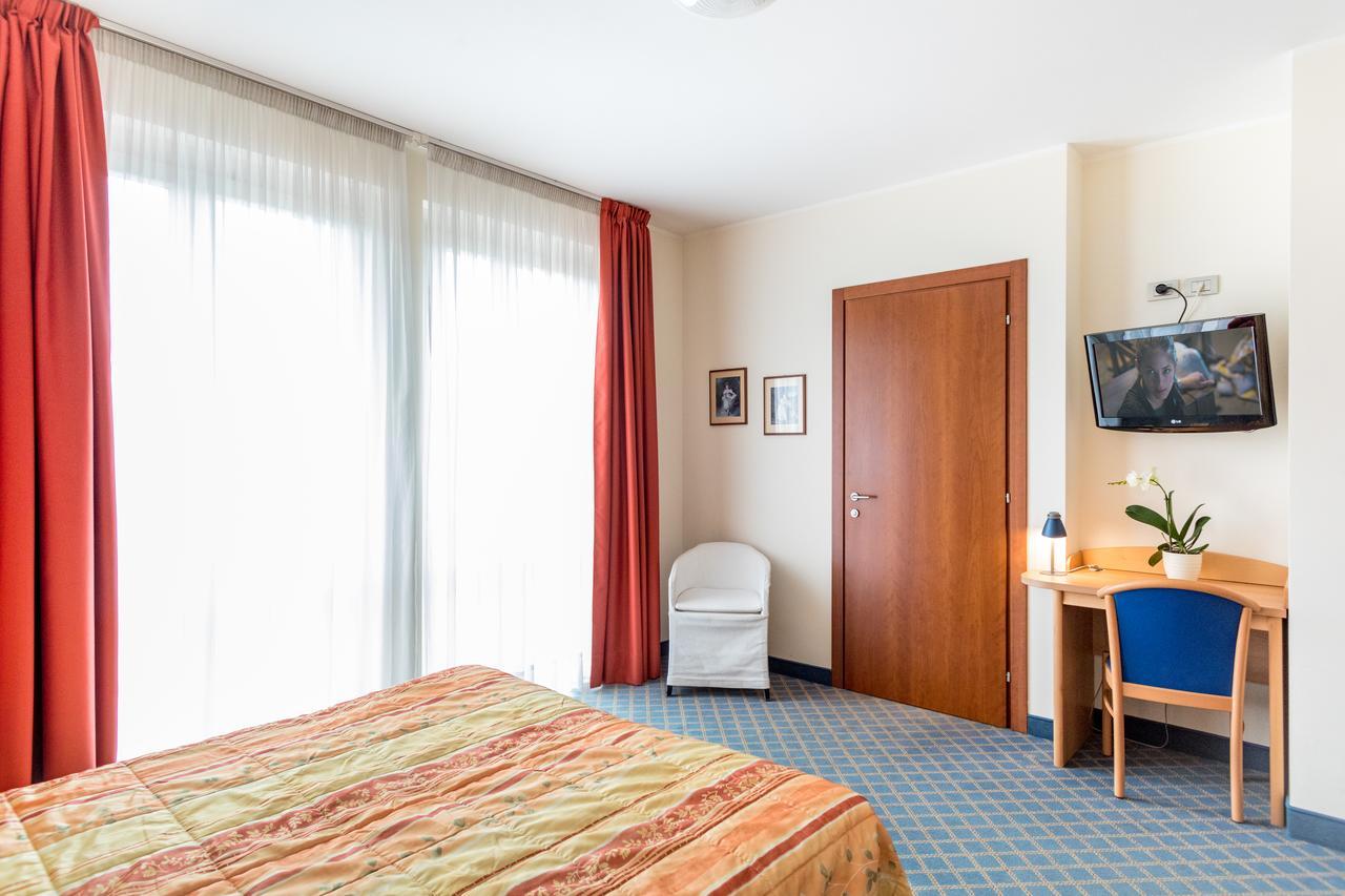 Hotel San Vito Бардолино Екстериор снимка