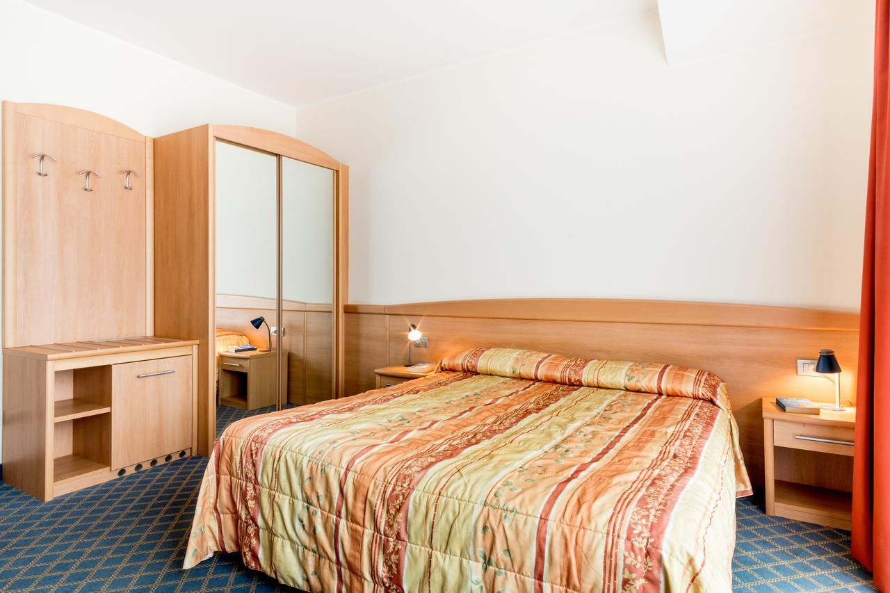 Hotel San Vito Бардолино Екстериор снимка
