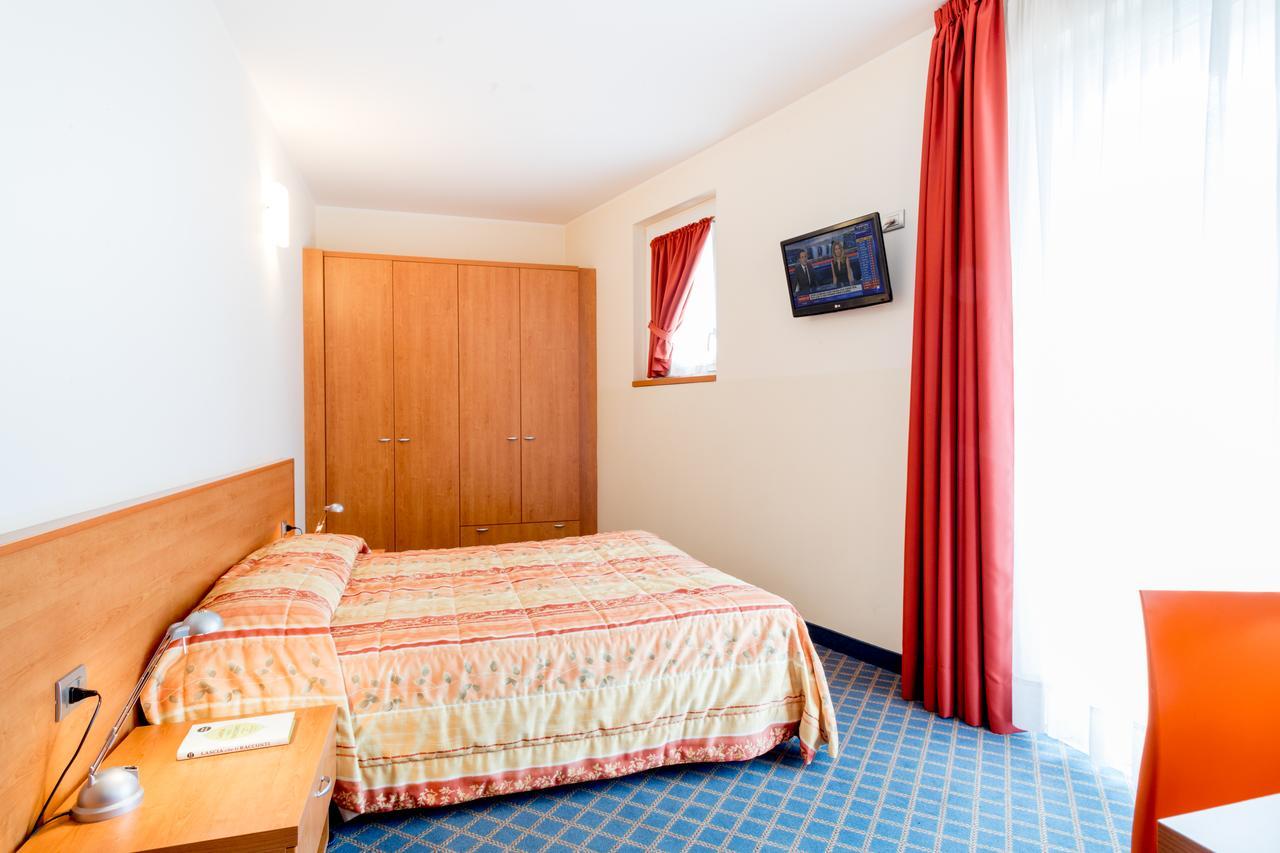 Hotel San Vito Бардолино Екстериор снимка