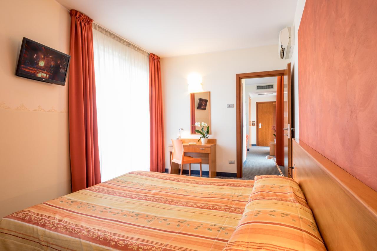 Hotel San Vito Бардолино Екстериор снимка